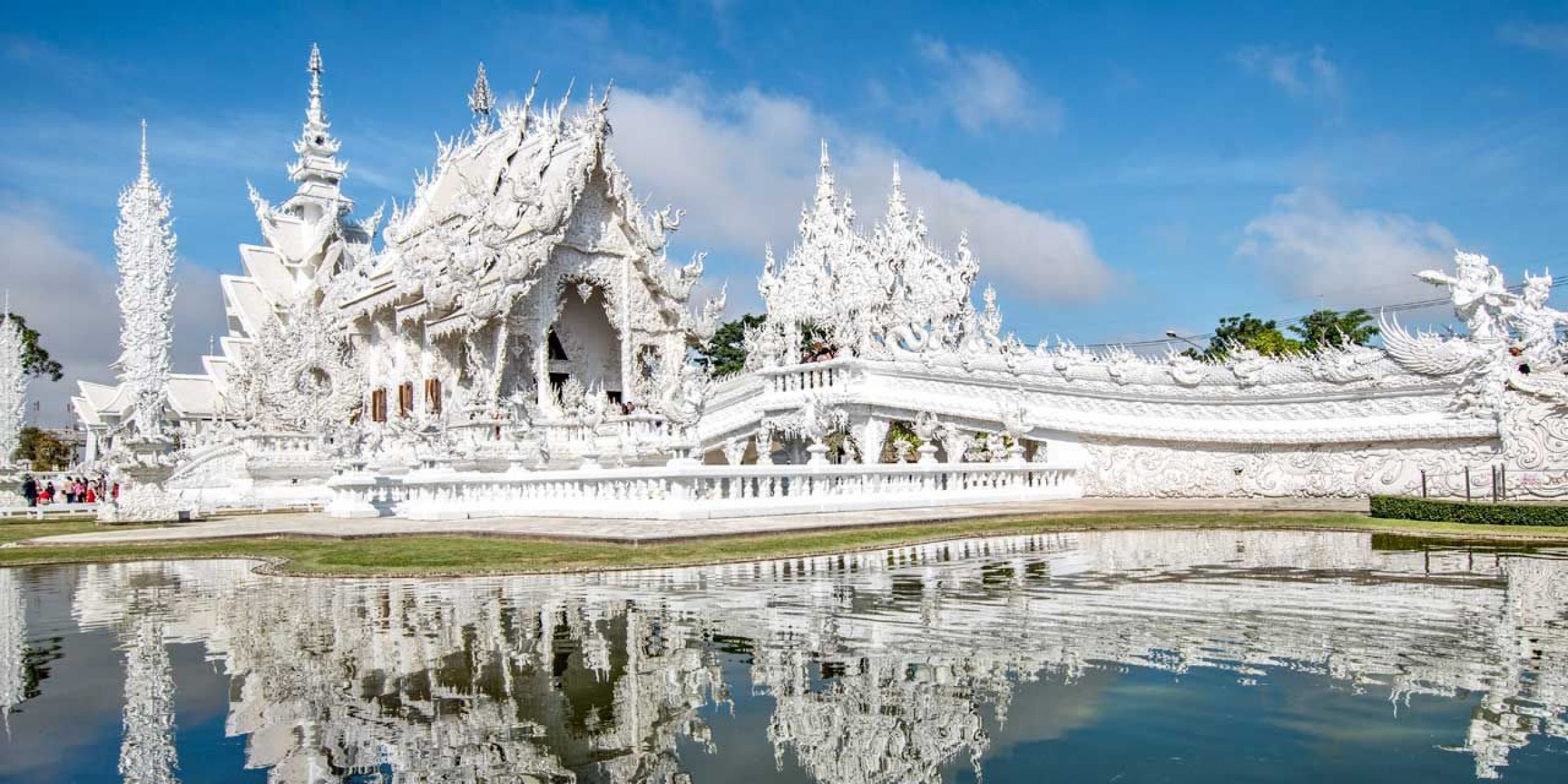 The white Temple  Wat  Rong Khun Arch2O com