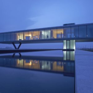 10 Amazing Cantilevered House Designs - Arch2o.com