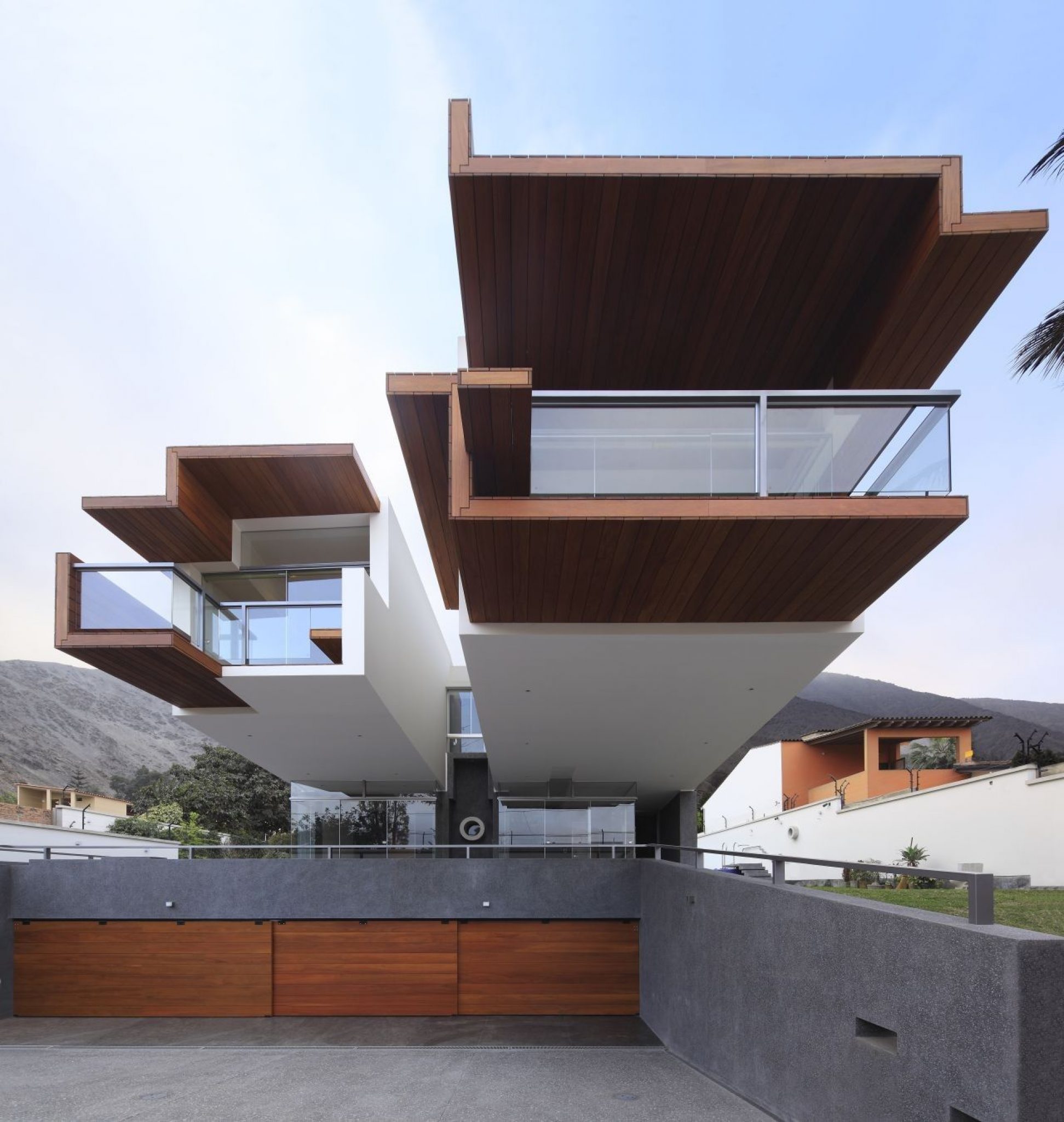 Amazing Cantilevered House Designs Arch O Com