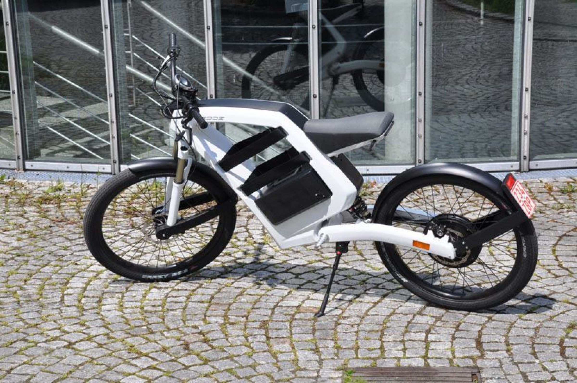 FEDDZ Electric Cargo Scooter | Emo-Bike - Arch2O.com