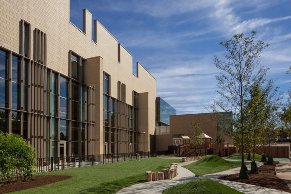 UC Lab School – Earl Shapiro Hall | Valerio Dewalt Train Associates ...