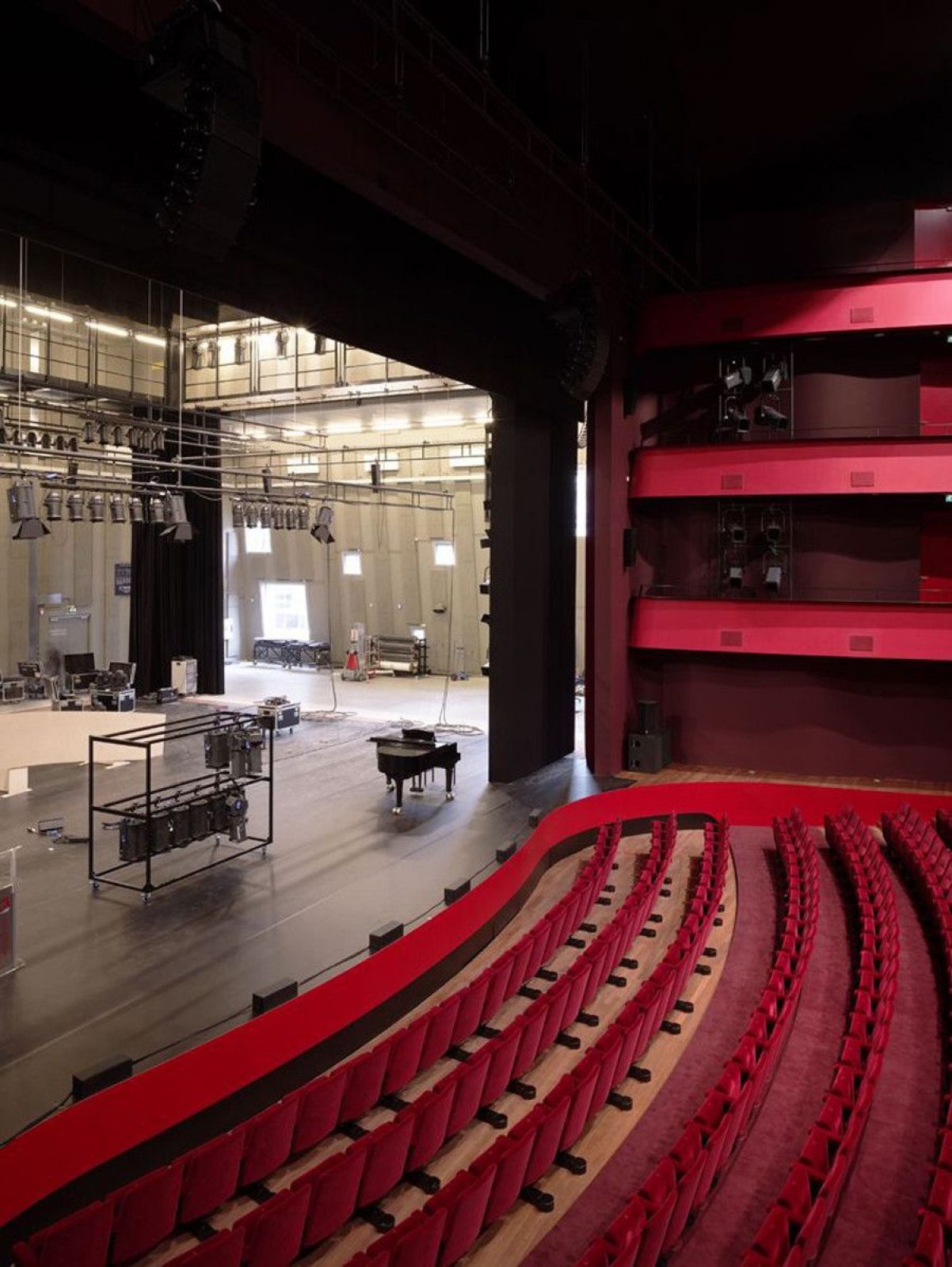 Amphion Theatre | Mecanoo - Arch2O.com