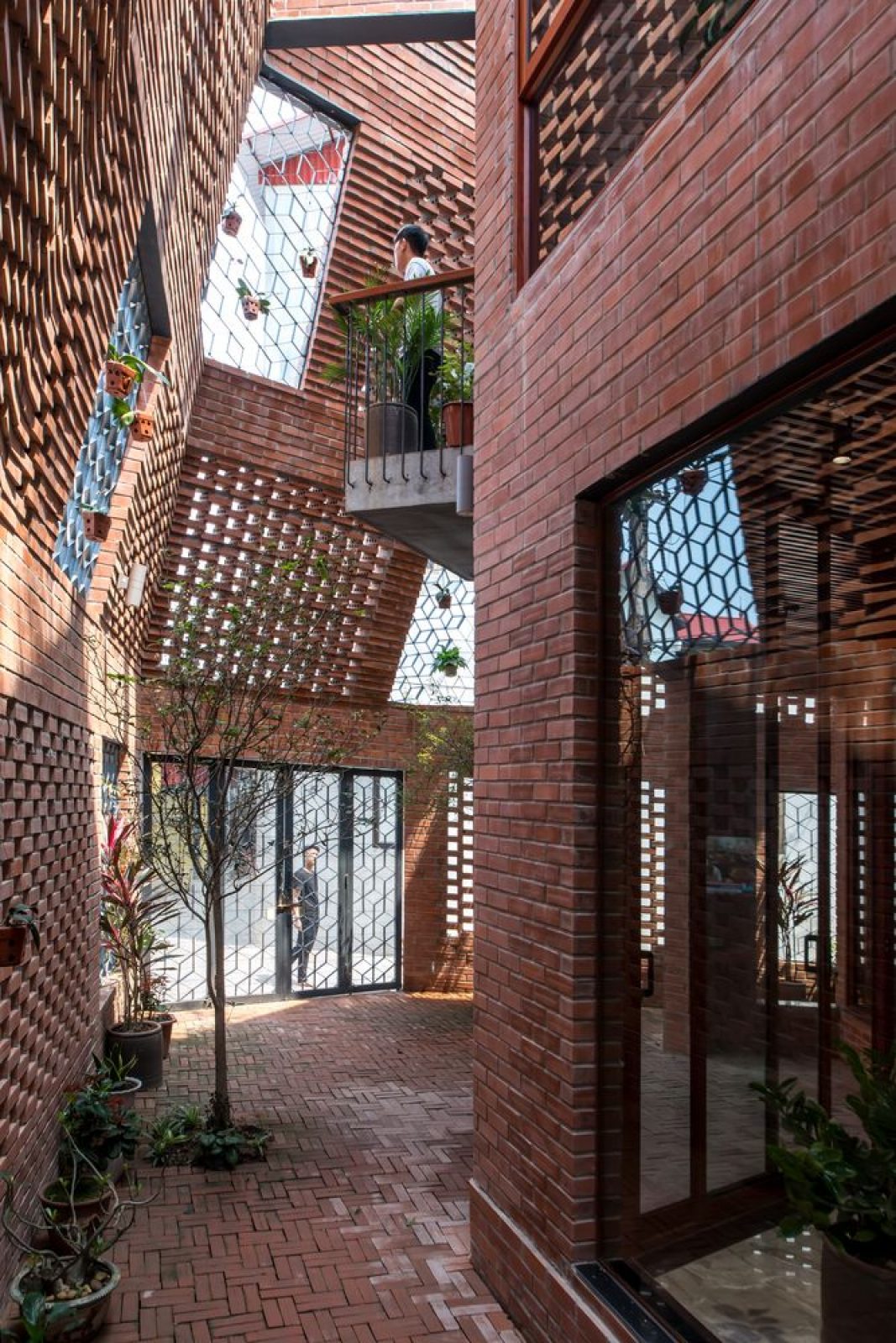 Brick House (Cave) | H&P Architects - Arch2O.com