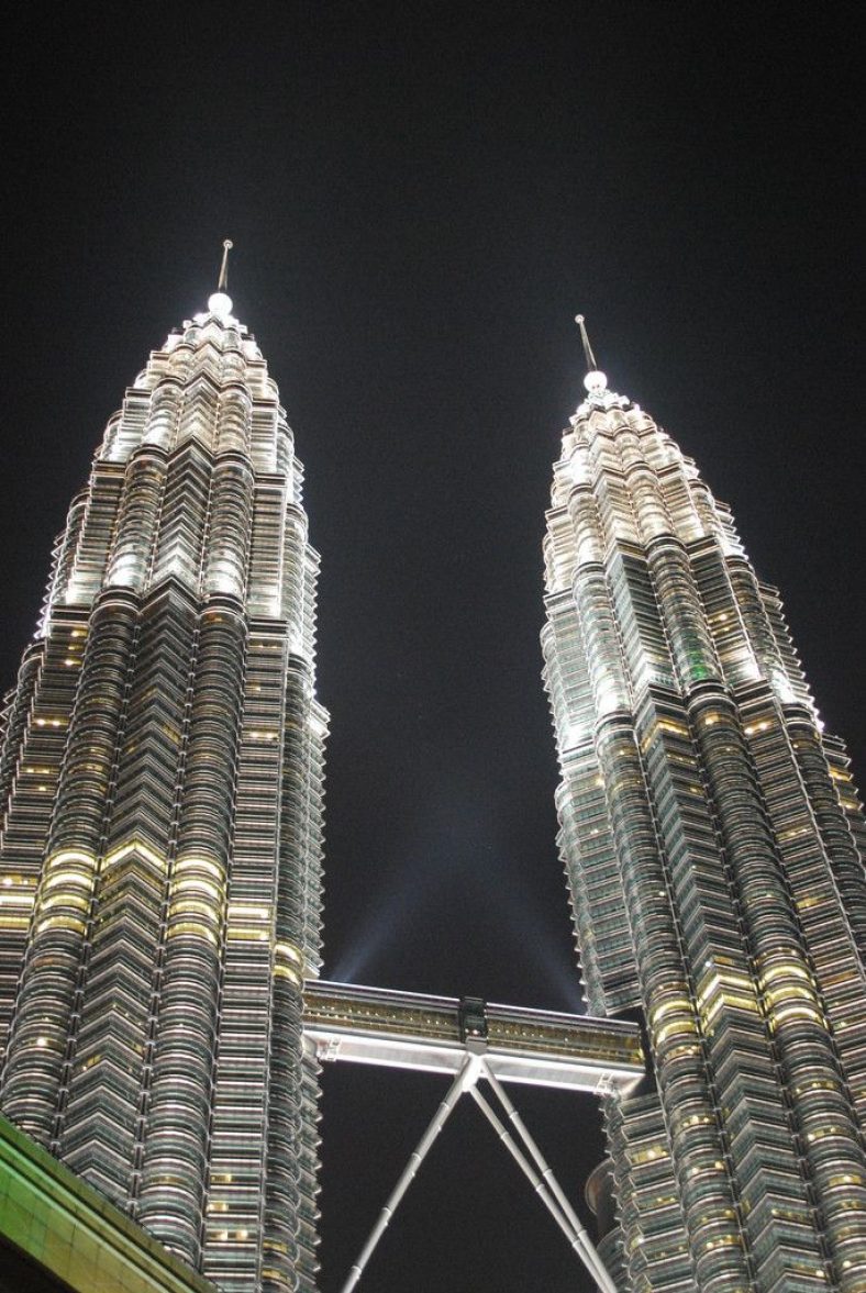 Petronas Towers | Cesar Pelli - Arch2O.com