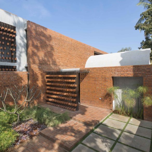 Brick House | Architecture Paradigm - Arch2O.com