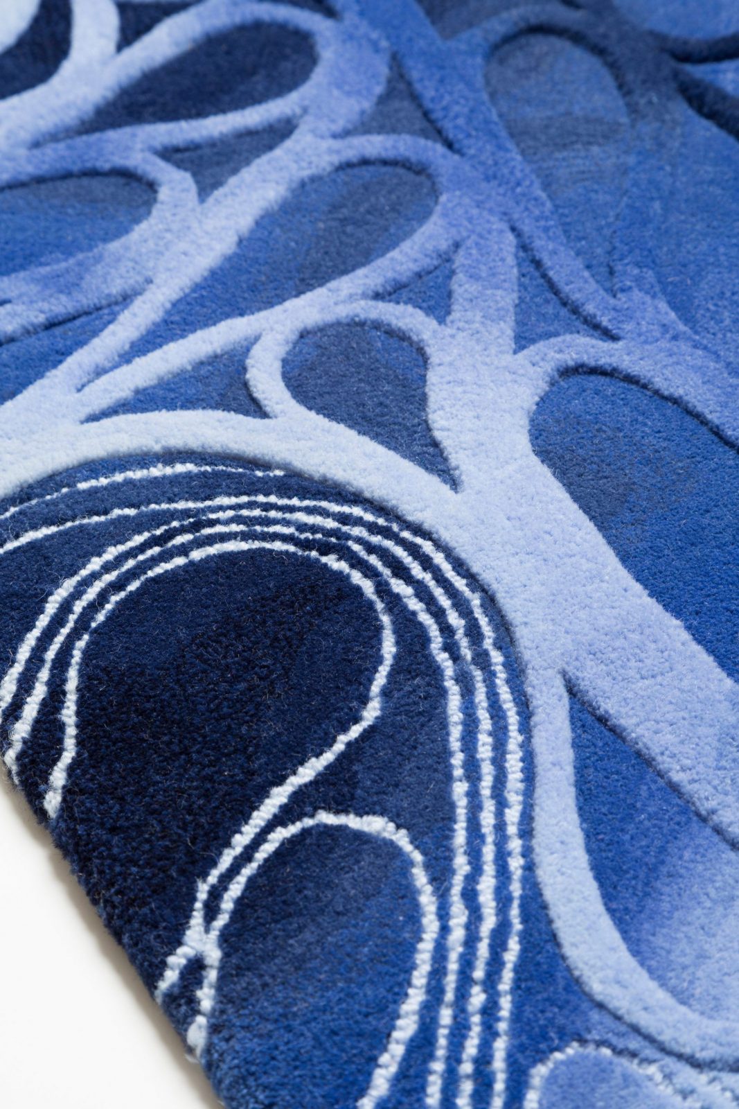 Arch2O-The Signature Style of Zaha Hadid in 22 Carpet Designs20