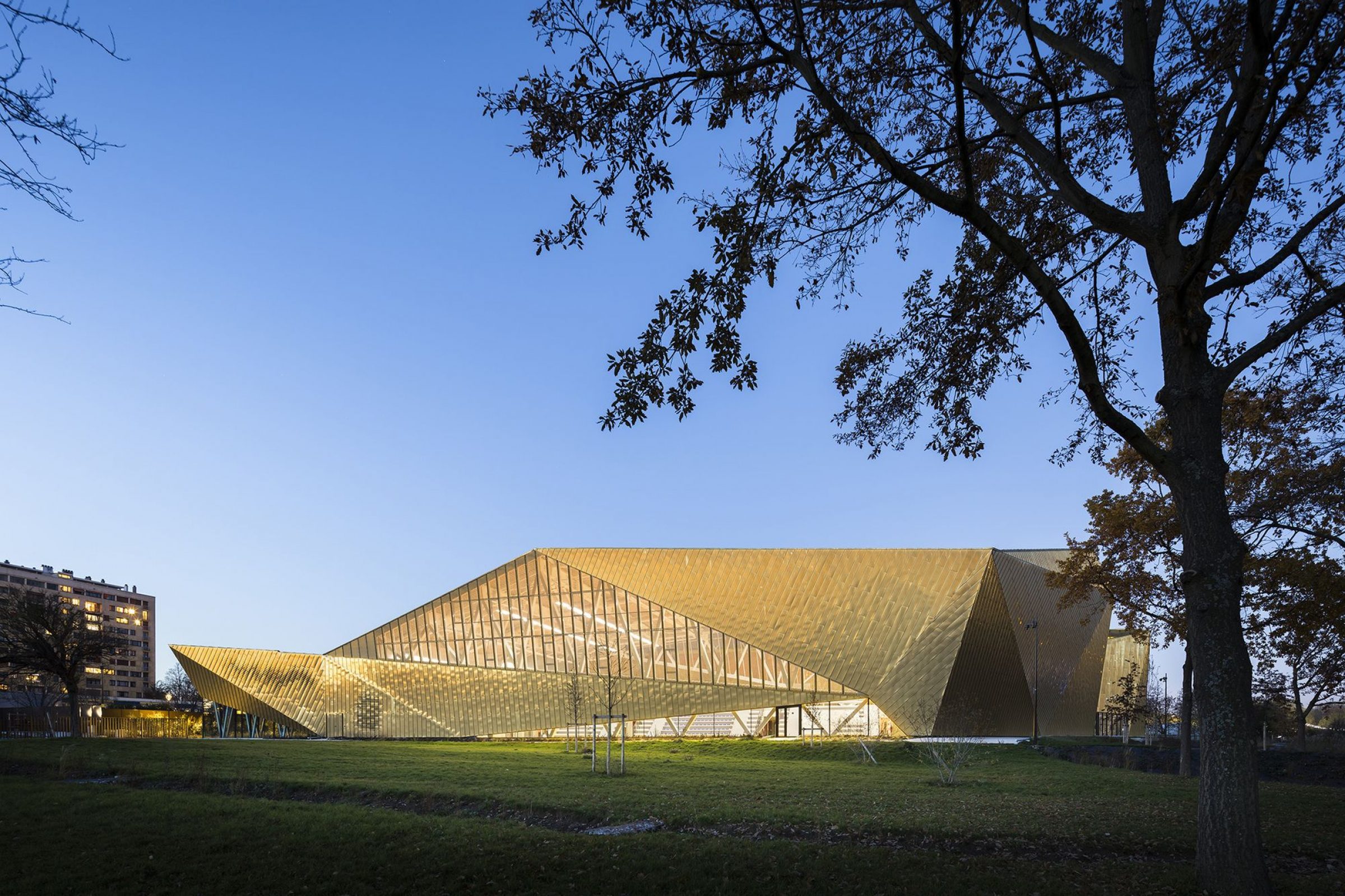 La Fontaine Sports Complex | archi5 + Tecnova Architecture - Arch2O.com