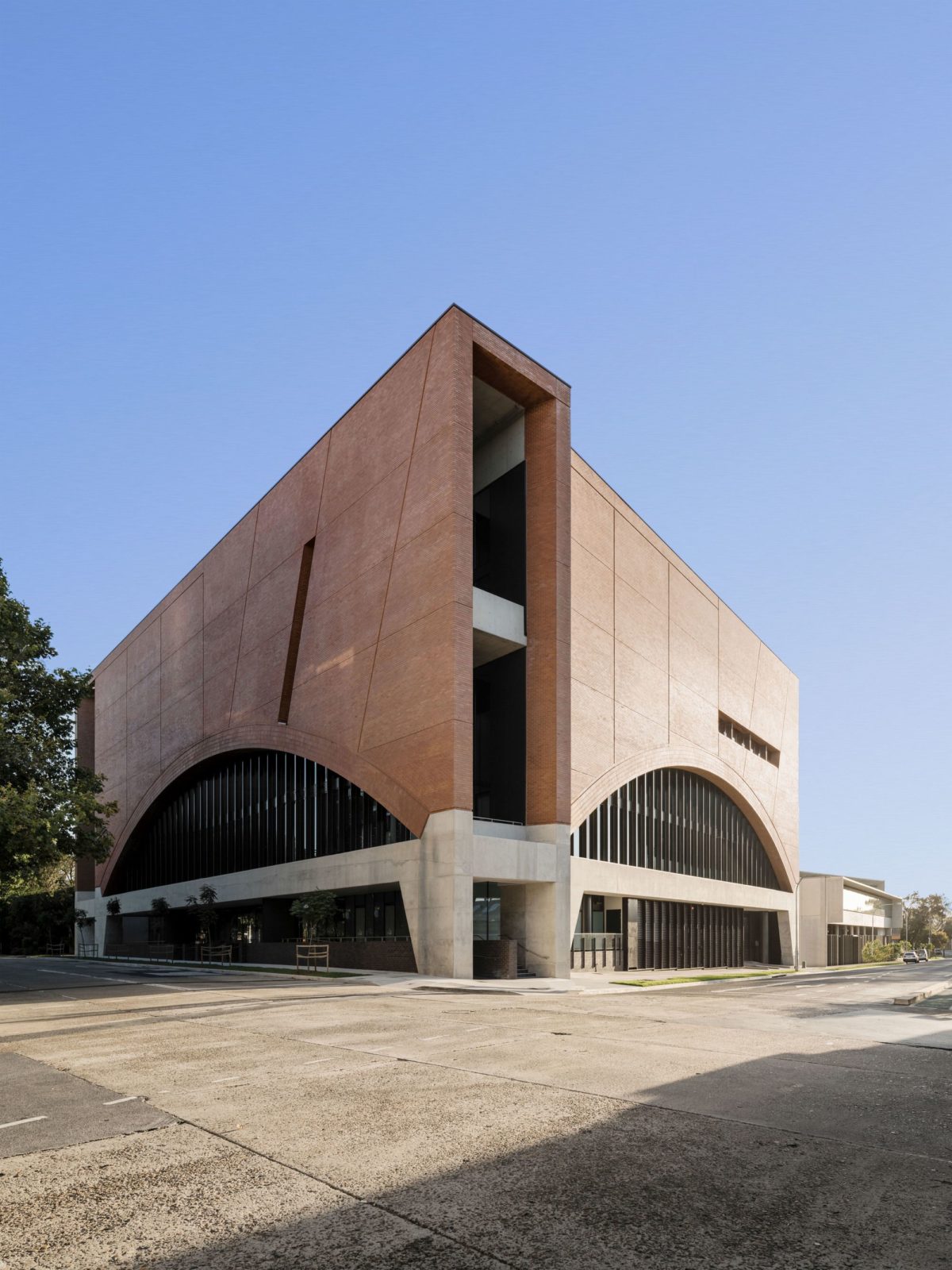 The Roc Rail Operations Center | Jacobs + Smart Design Studio - Arch2O.com