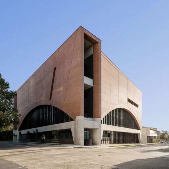 The Roc Rail Operations Center | Jacobs + Smart Design Studio - Arch2O.com