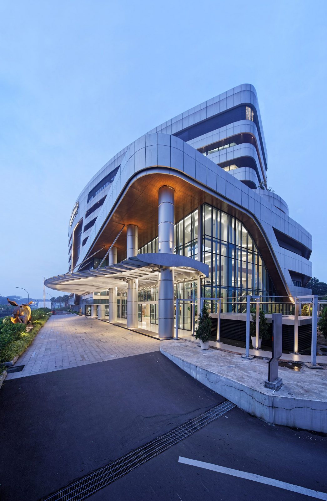 Pondok Indah Bintaro Jaya Hospital Silver Thomas Hanley 