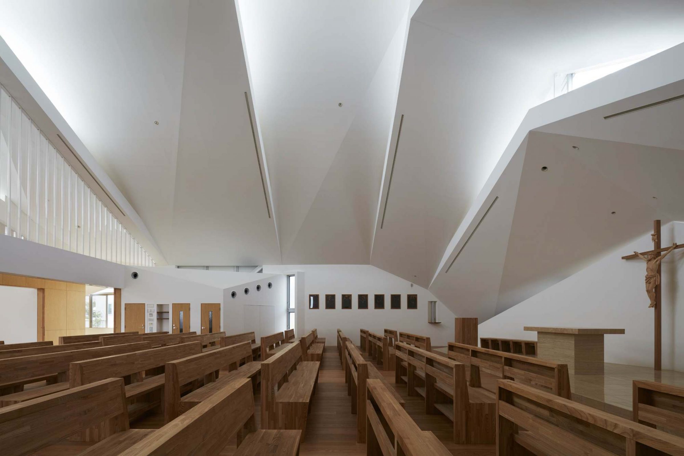 Catholic Suzuka Church | ALPHAVILLE - Arch2O.com