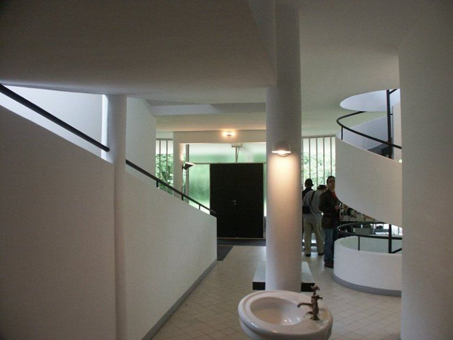 A Few Facts About Villa Savoye Dark Side - Arch2o.com