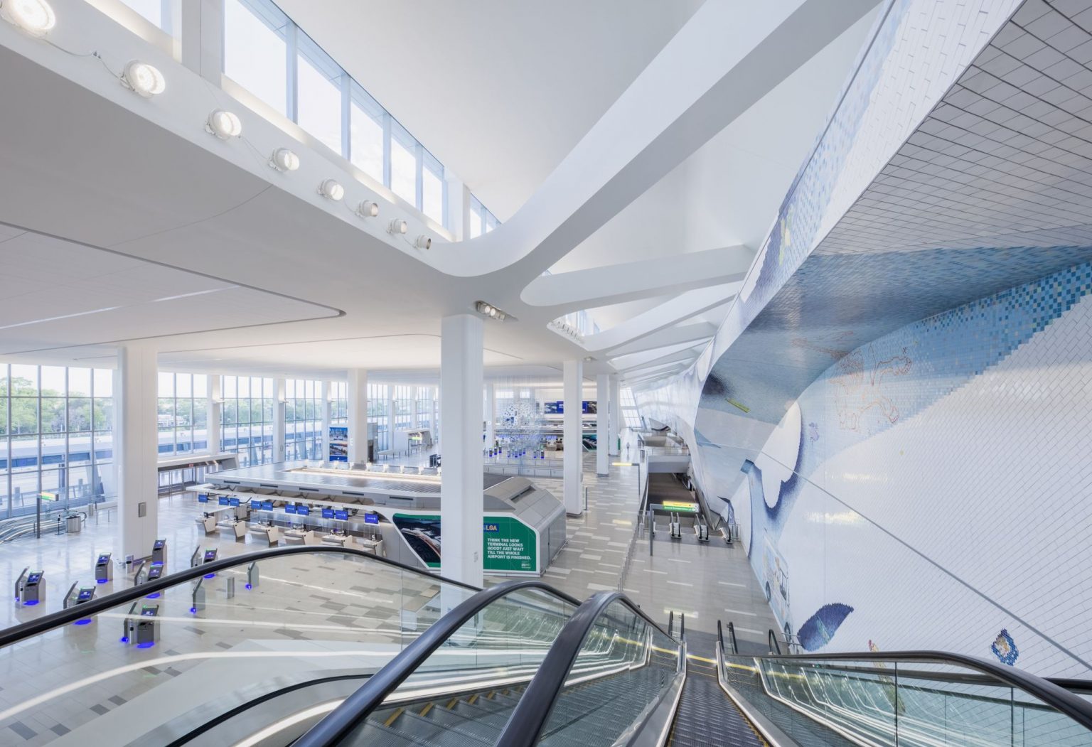 LaGuardia Terminal B Arrivals and Departures Hall | HOK - Arch2O.com