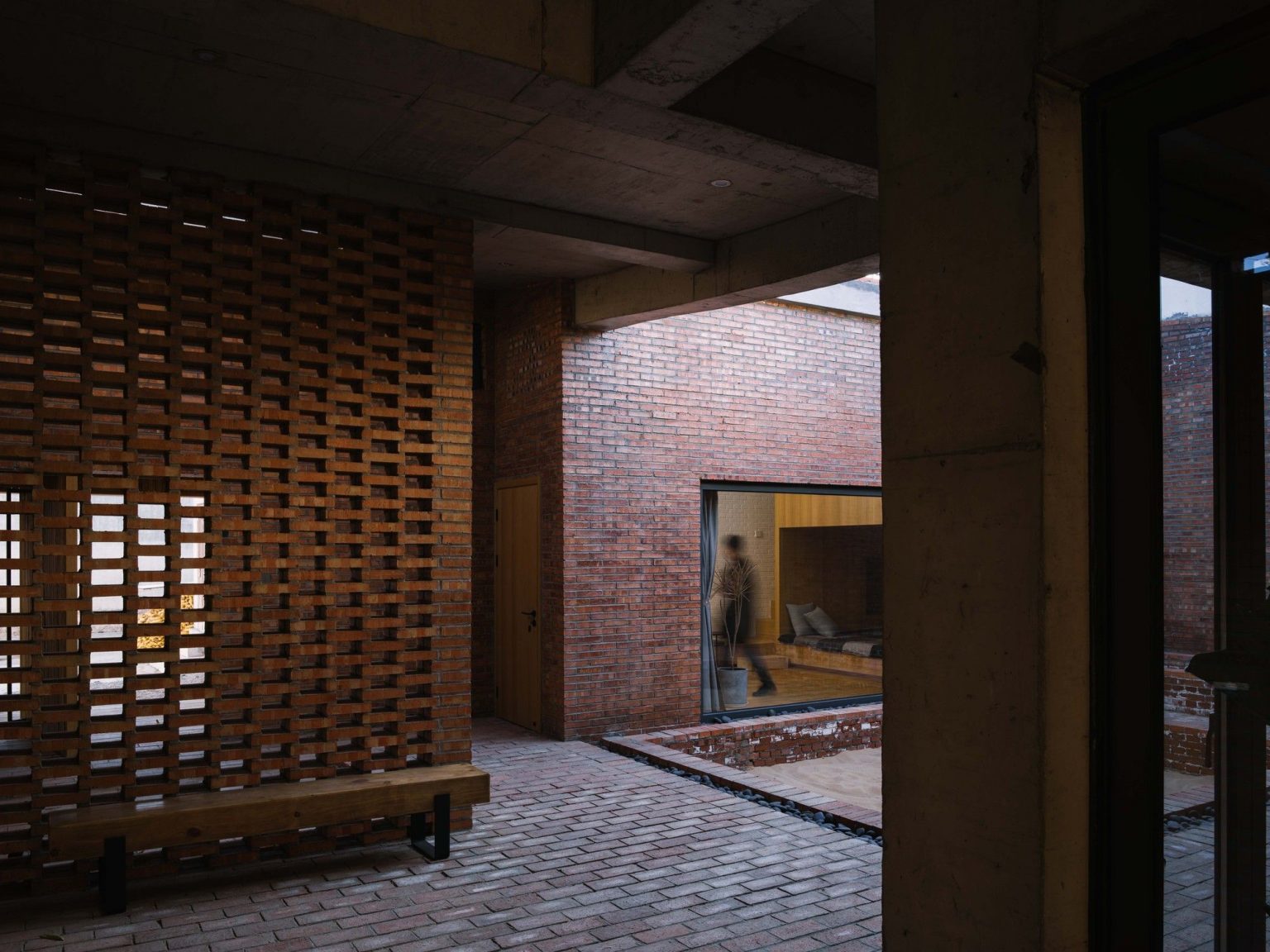 Zhan Yuan Courtyard House for Gazing | Wee Studio - Arch2O.com