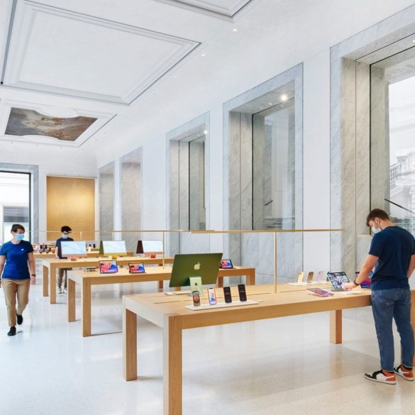 Foster + Partners: Apple Via Del Corso Opens In The Heart Of Historic Rome