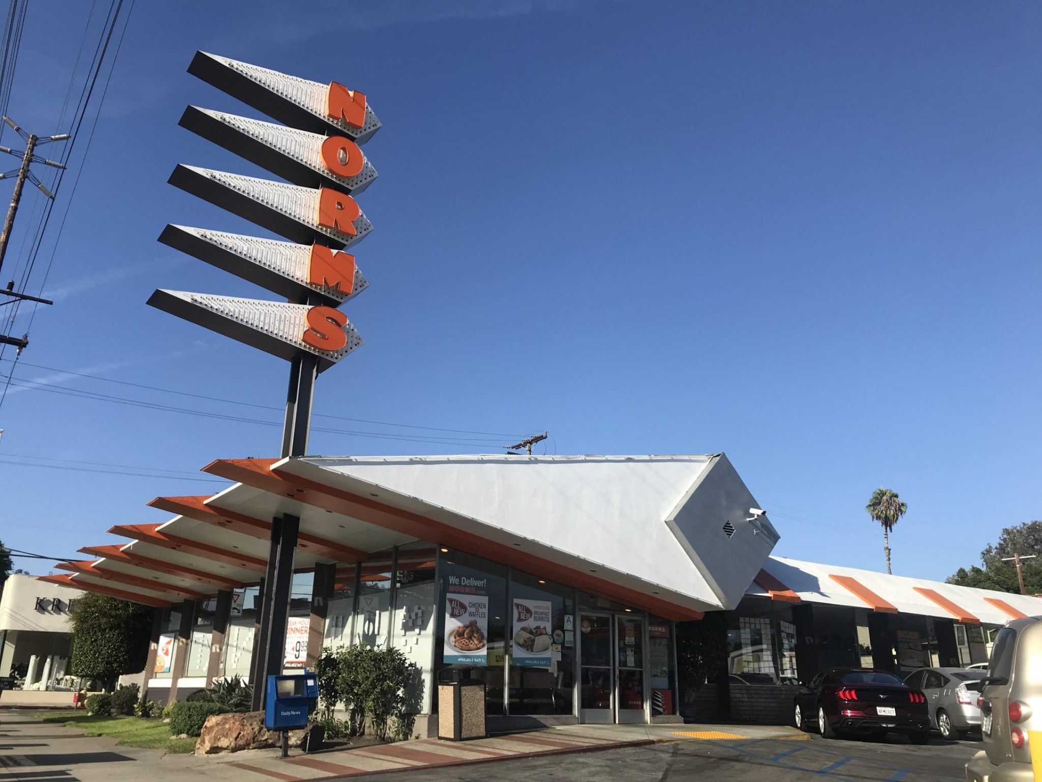 A Deep Dive Into Googie Style: 7 Recognizable Googie Buildings in Los ...