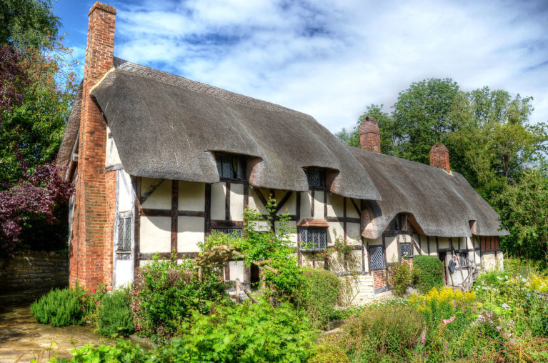 Tudor Architecture: A Fusion of Medieval and Modern Design Excellence ...