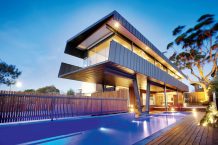 10 More Amazing Cantilevered Houses That Seem to Defy Gravity