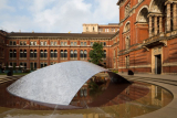 Crest installation on the grounds of London’s V&A Museum | Zaha Hadid Architects