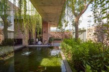 Greenery Curtain House | HGAA