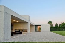 House Surrounded by Greenery | MIDE architetti