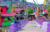 Indonesian Village Undergoes Colorful Transformation for Just $22,000