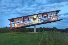 Rotating and Tilting House | Ward Shelley and Alex Schweder